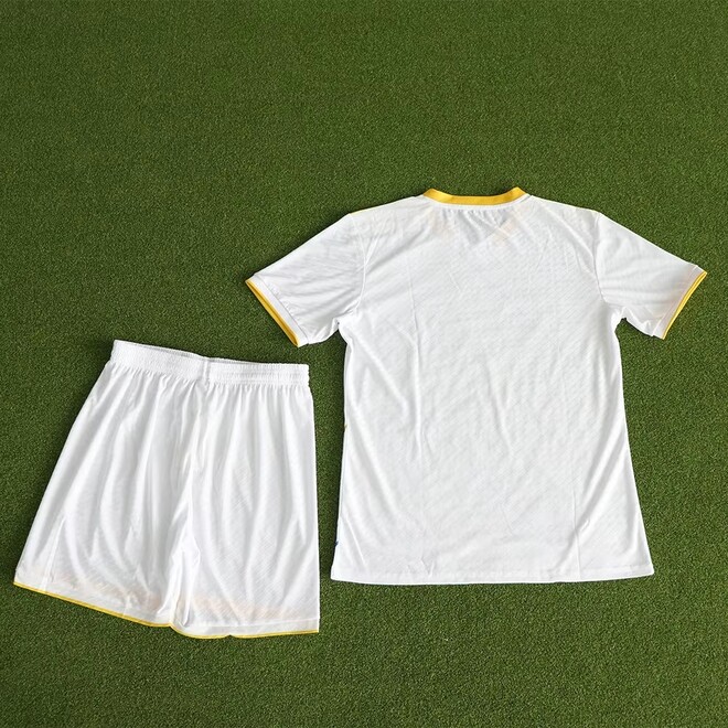 High Quality Quick Dry Soccer Jersey Set for Men